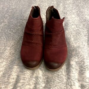 Earth Origin Ankle Boots 8